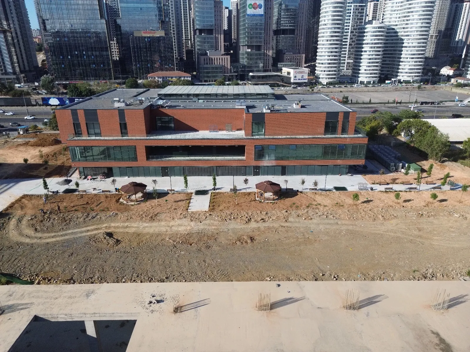 MEDENIYET UNIVERSITY DINING HALL AND YOUTH CENTER BUILDING CONSTRUCTION