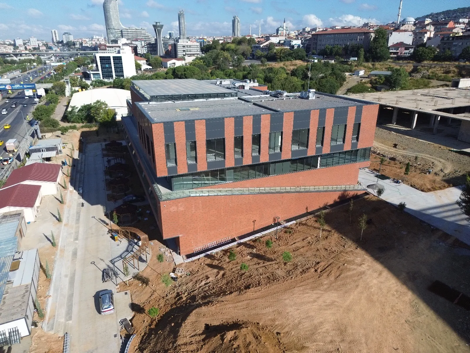 MEDENIYET UNIVERSITY DINING HALL AND YOUTH CENTER BUILDING CONSTRUCTION